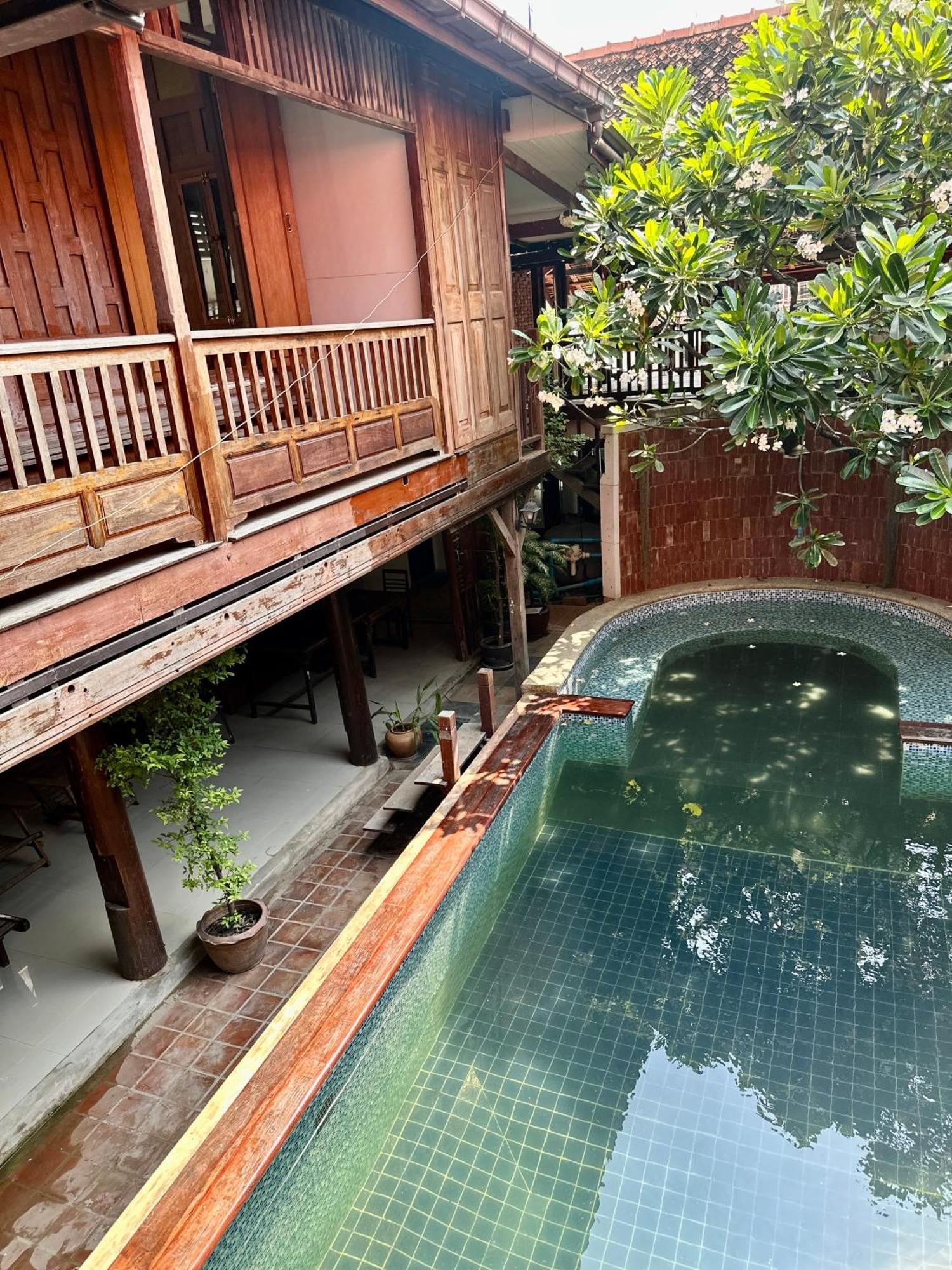 Tony'S Place Ayutthaya Exterior foto